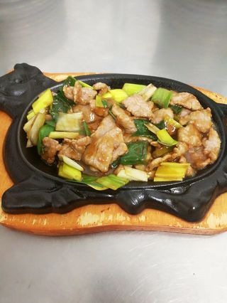 97 Manzo porry alla piastra 铁板牛肉