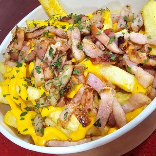 Patatas Con Bacon y Cheddar