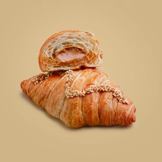 Круассан со сгущенкой 