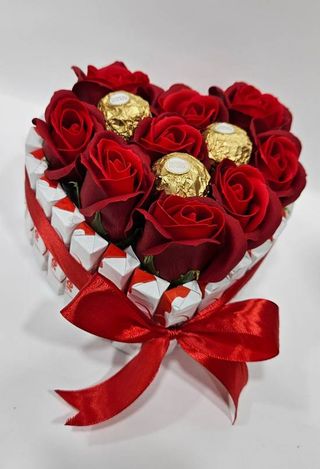 Coração Kinder com Rosas de sabonete