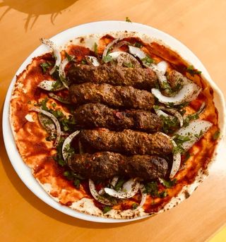 Адана кебаб  от телешко и агнешко 