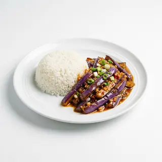 Riso bianco e yuxiang melanzane