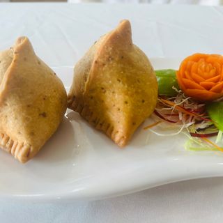 Veg. Samosa 2 Ubidades