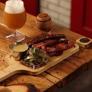 სოსისეულობის ასორტი