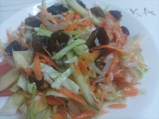 2. Салата пресни зеленчуци (400гр)