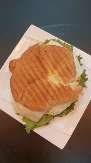 Croissant lomo especial