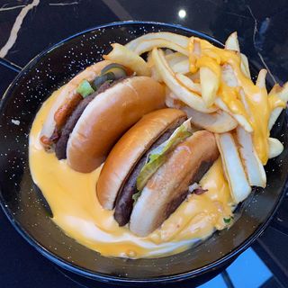 HEAVEN CHEESE BURGER