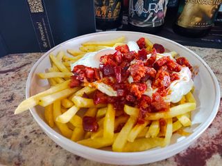 Ovos con patacas e chourizo.