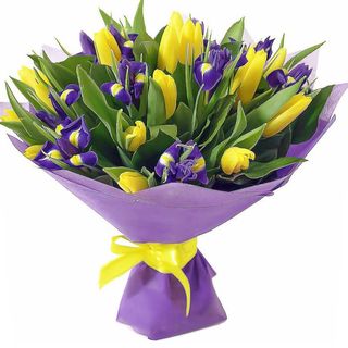 Buchet cu lalele si irisi