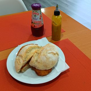 SANDES DE FRANGO PANADO
