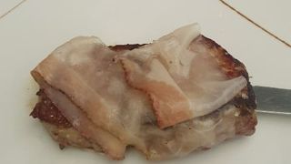 Filetto di manzo al lardo di Colonnata e sale dell Atlantico