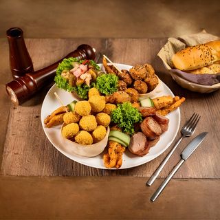 Platou cald tradițional