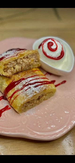 შტრუდელი ვაშლითა და ნაყინით