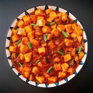 122 Tofu al estilo mapo (picante) 
