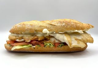 Vinicius (Pechuga, Lechuga, Mahonesa Limón, Tomate, Huevo, Queso Cameros)