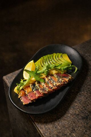 Татакі з лосося та тунця