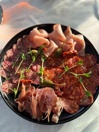 Мясне асорті