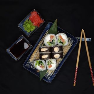 Футомак спайсі з лососем (310г)