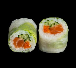 Spicy salmon Summer Rolls