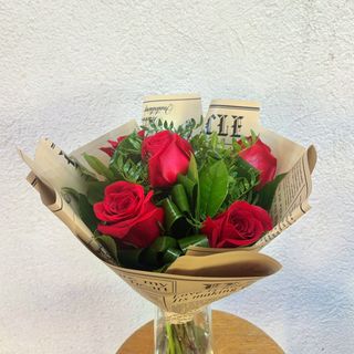 Buchet 5 trandafiri roșii