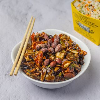 Piletina sa kikirikijem i povrćem