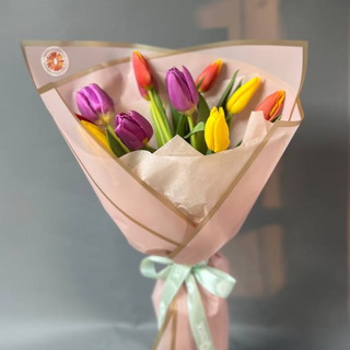 Букет из 11 тюльпанов микс