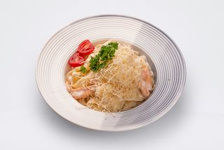 Феттучини с лососем (400г)