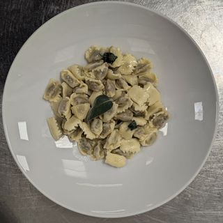 Plin con burro alla salvia