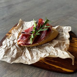 Брускета з прошутто (2шт)