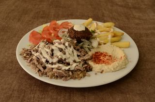 Combinado con Guarnición Shawarma De Cordero
