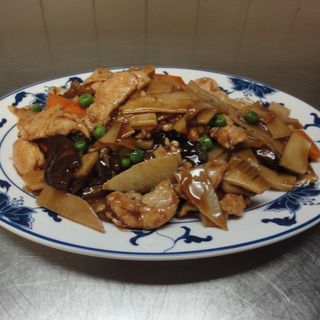 Svinjetina s bambusom i kineskim gljivama