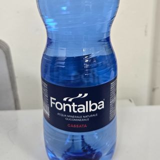 Acqua 50cl frizzante