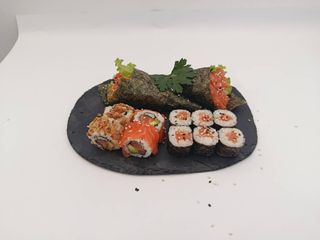 ⁴² Caixa de Sushi Misto 12 Peças