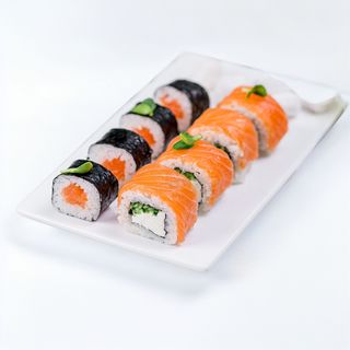 Микс Сяка и Фила със слабо осолена сьомга (4бр+4бр)