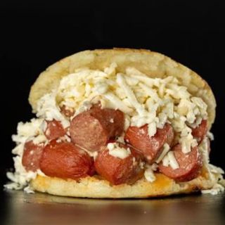 Arepa Mixta Salchiqueso (1Ud.)