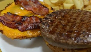Lamb guinness burger
