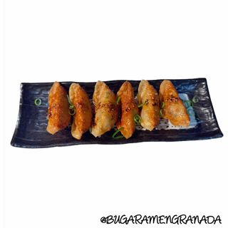 53.Gyozas Fritas Picantes (6 Uds.)