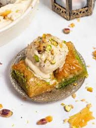 Baklava con gelato