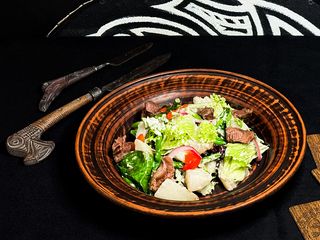 Теплий салат з яловичою щокою (300g)