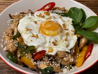 Ga xao hung que mat ong