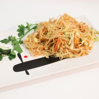 Spaghetti di riso con verdure