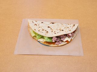 Salsiccia con gorgonzola, spinaci, noci