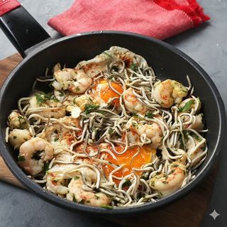 Huevos Rotos Con Gulas Y Gambas