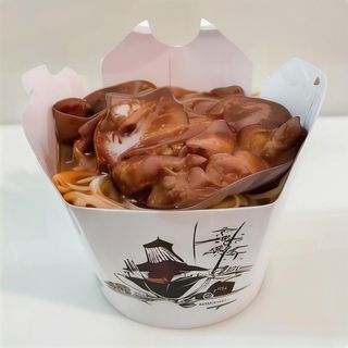 Tallarines Con Muslo De Pollo