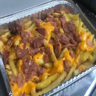 Bandeja Patatas Con Bacon Y Cheddar