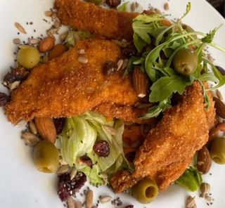 Salata sa hrskavom piletinom