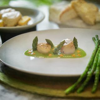 Hotate agli asparagi