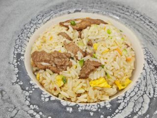 226 Riso saltato con manzo e verdure