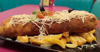 76. Pohovana p. Pileće belo + Pomfrit