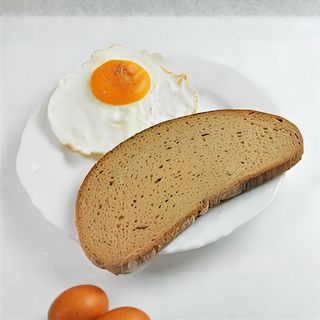 Grand Plat D'œuf Au Plat+ Pain